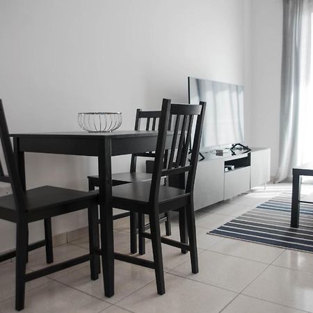 Renovated One Bedroom Apartment In Paphos With Pool Exteriör bild