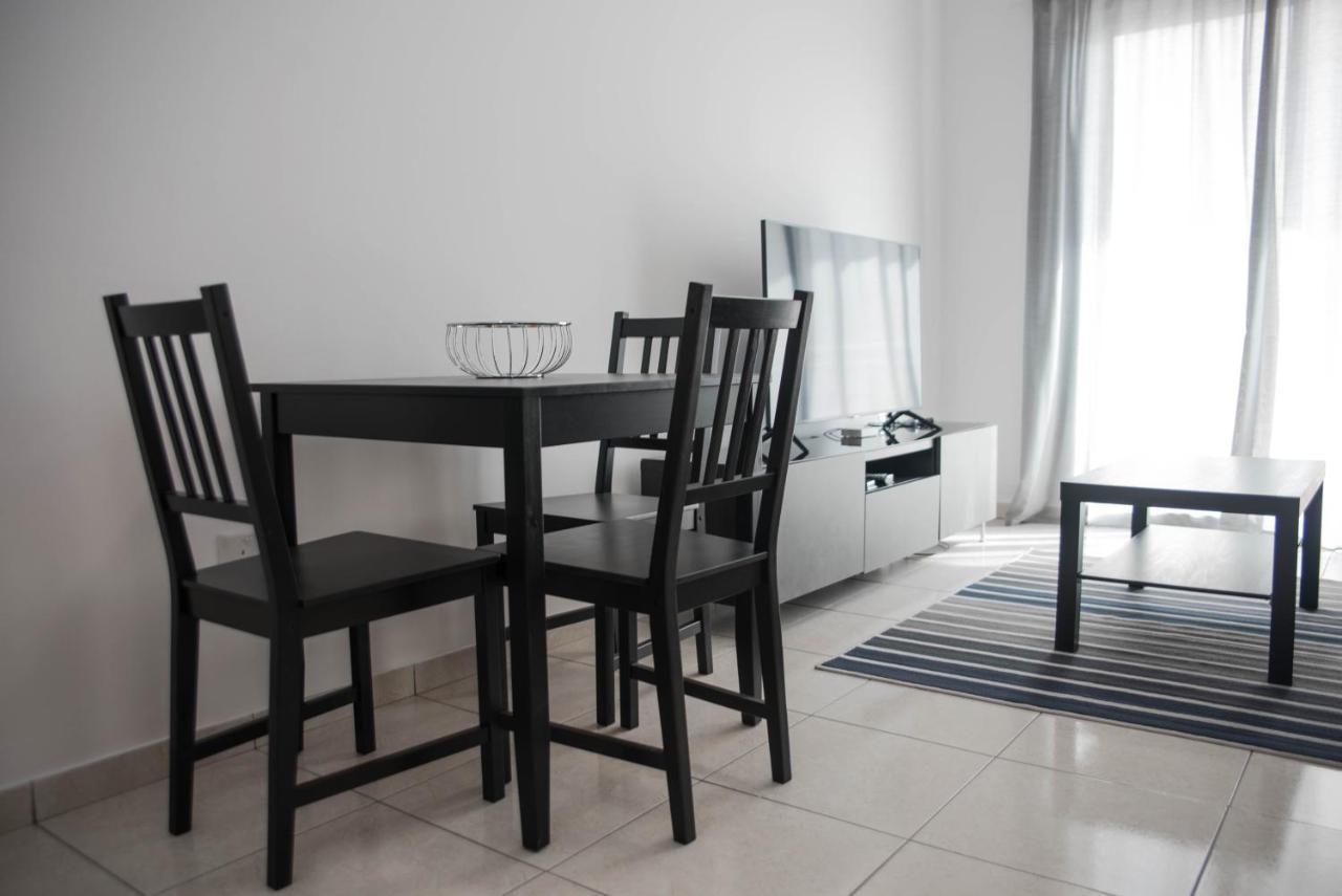 Renovated One Bedroom Apartment In Paphos With Pool Exteriör bild