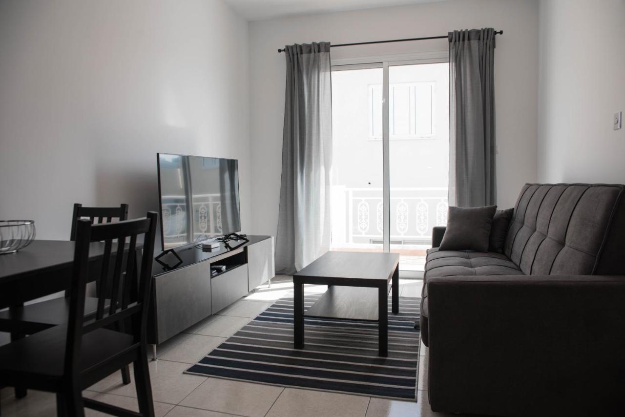 Renovated One Bedroom Apartment In Paphos With Pool Exteriör bild