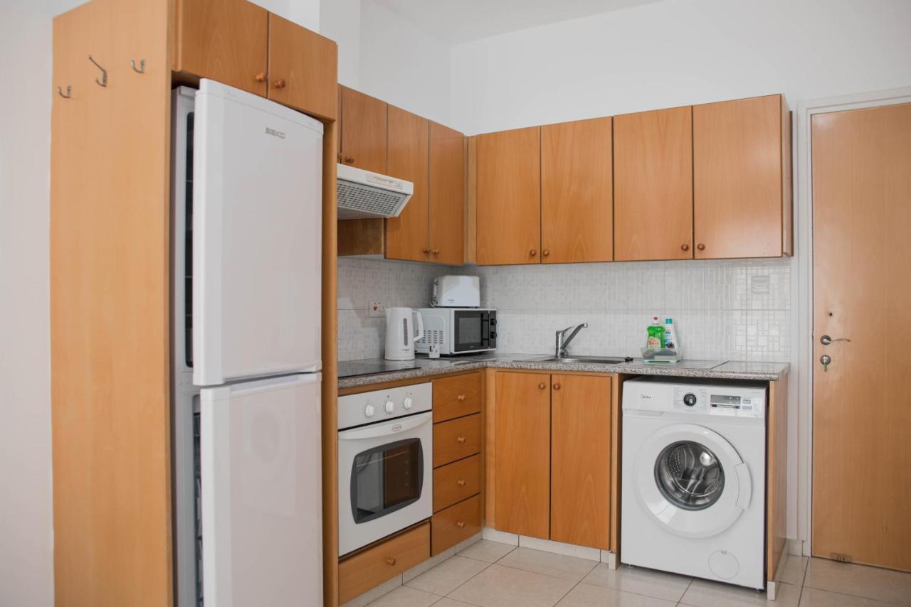 Renovated One Bedroom Apartment In Paphos With Pool Exteriör bild